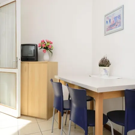Charming With Shared Pool Apartamento Lignano Sabbiadoro